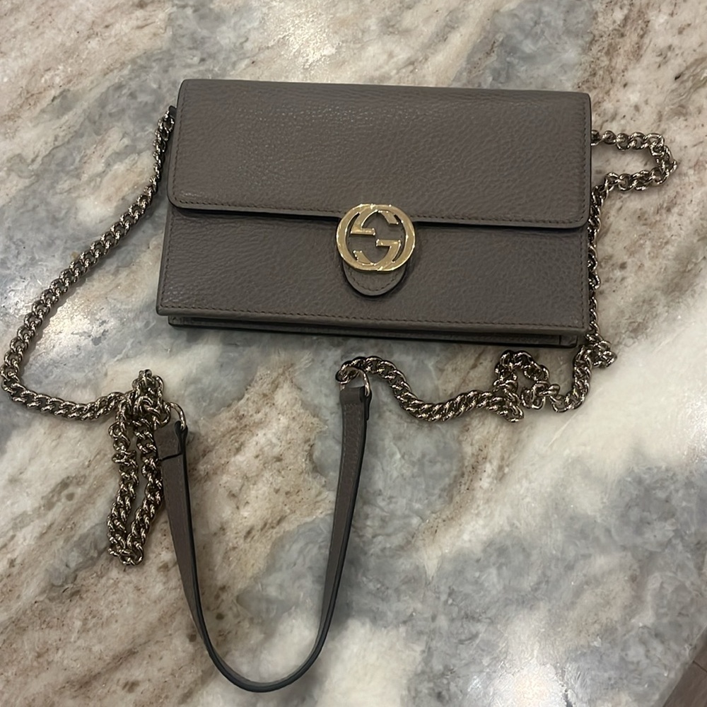 Gucci Wallet on Chain